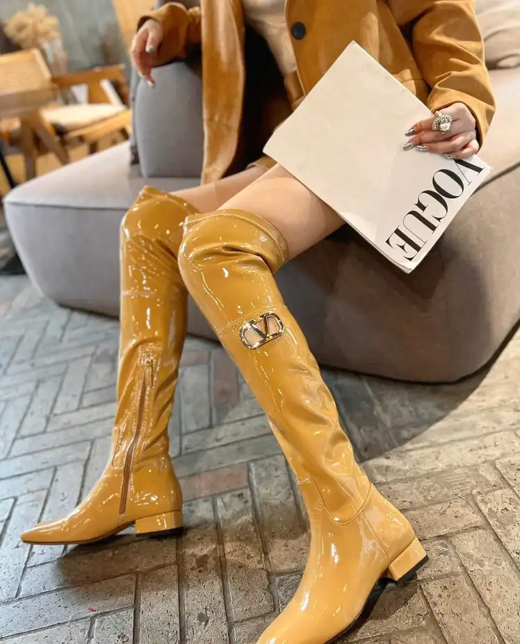 hype Valentino Boots