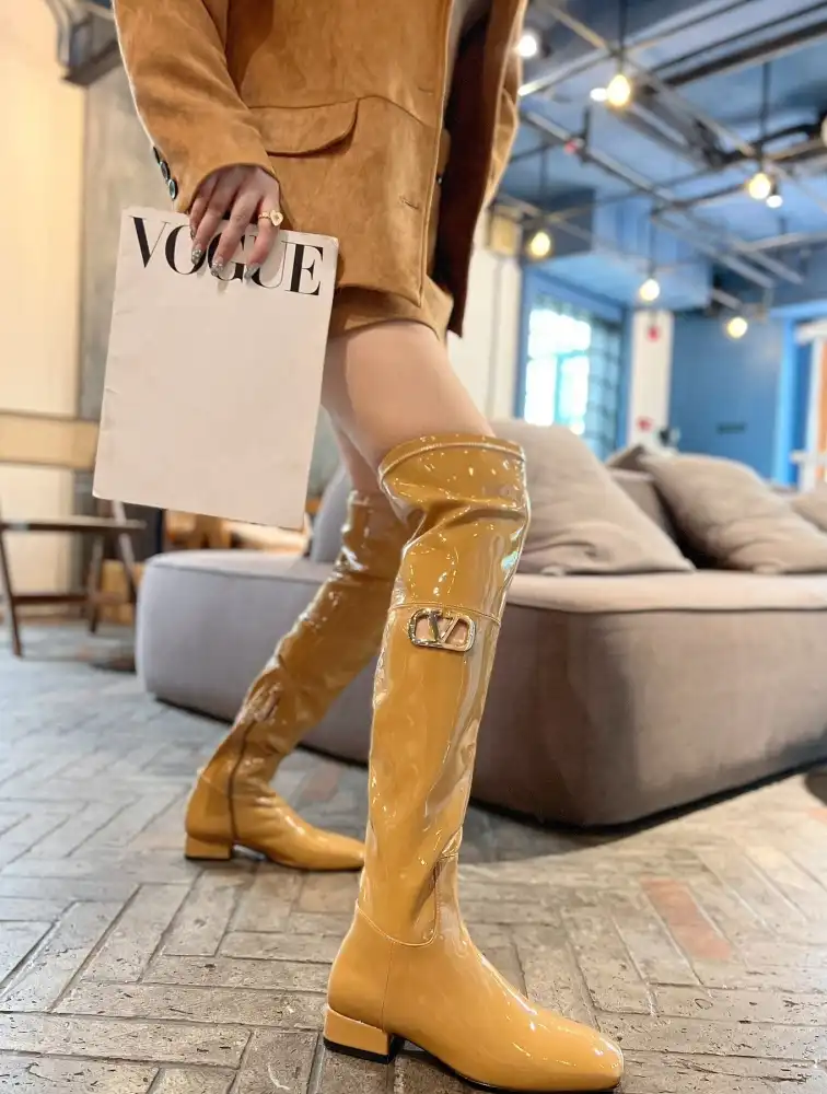 hype Valentino Boots