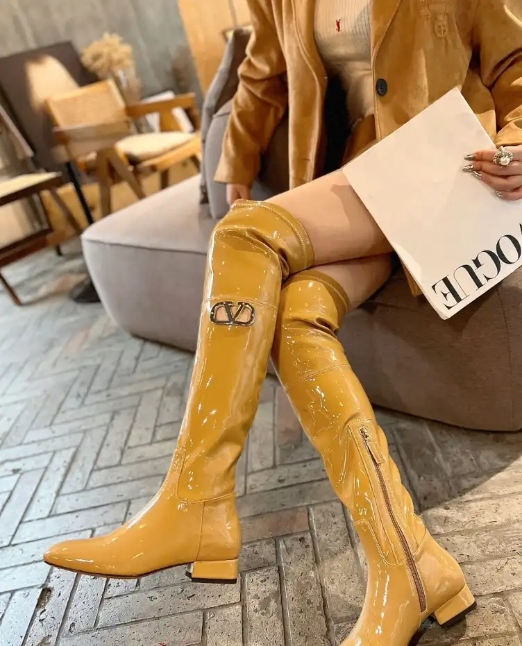 hype Valentino Boots