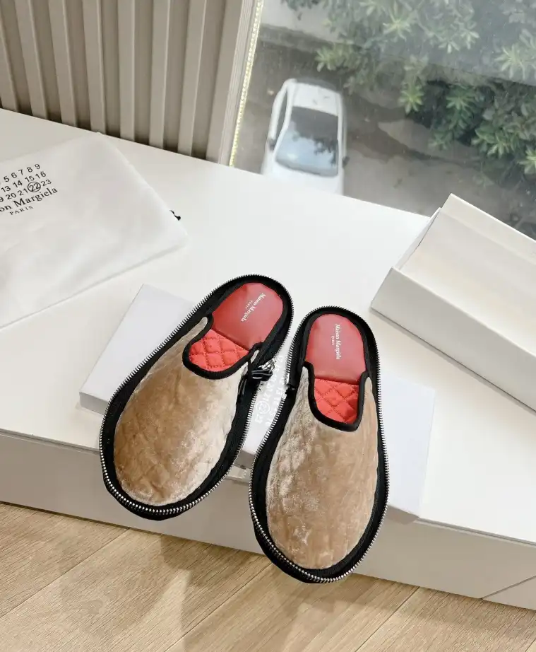 hype Other Slippers