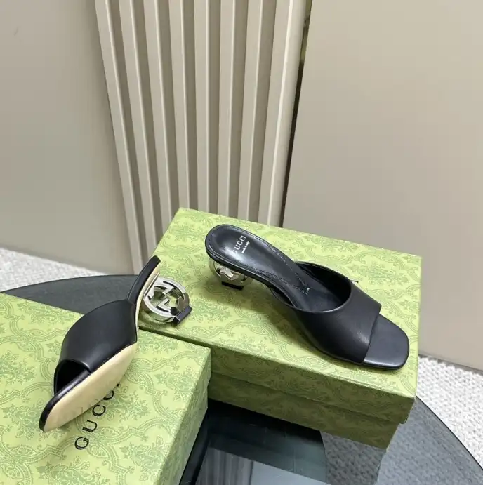 hype Gucci Slippers