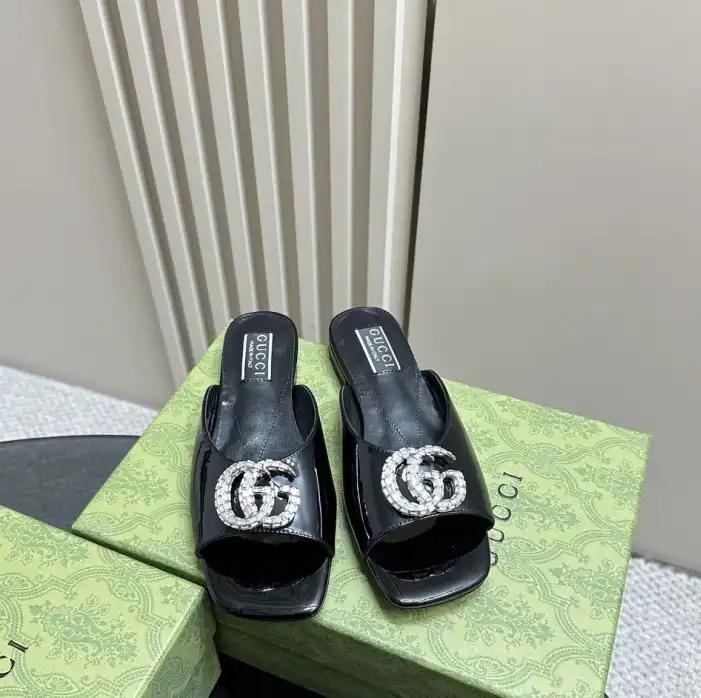 hype Gucci Slippers