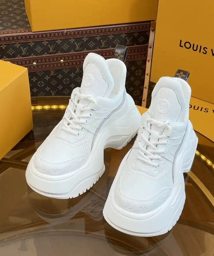 hype Louis Vuitton Sneakers