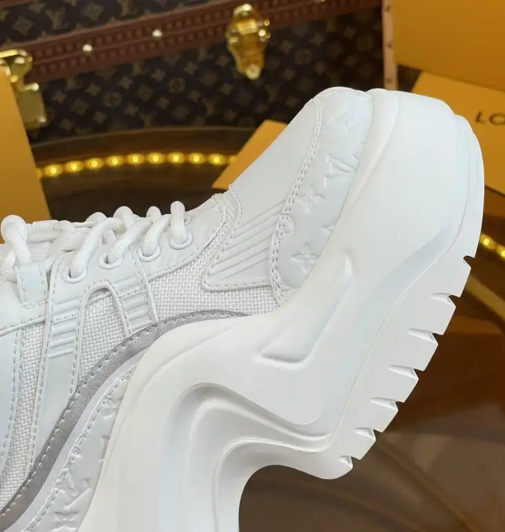 hype Louis Vuitton Sneakers