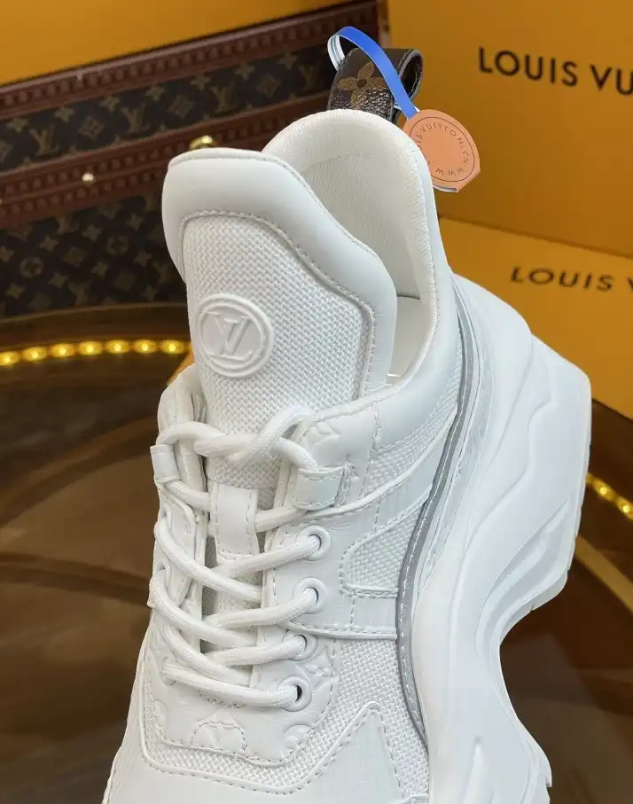 hype Louis Vuitton Sneakers