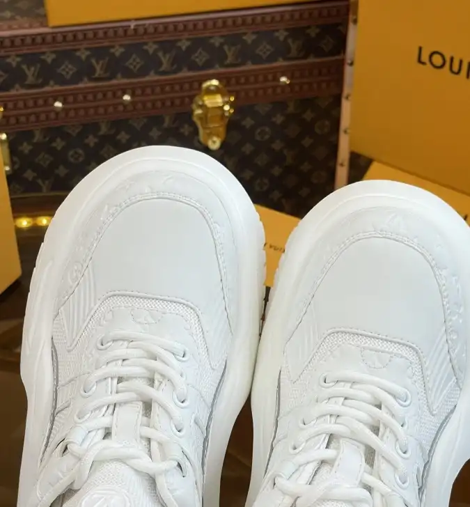 hype Louis Vuitton Sneakers