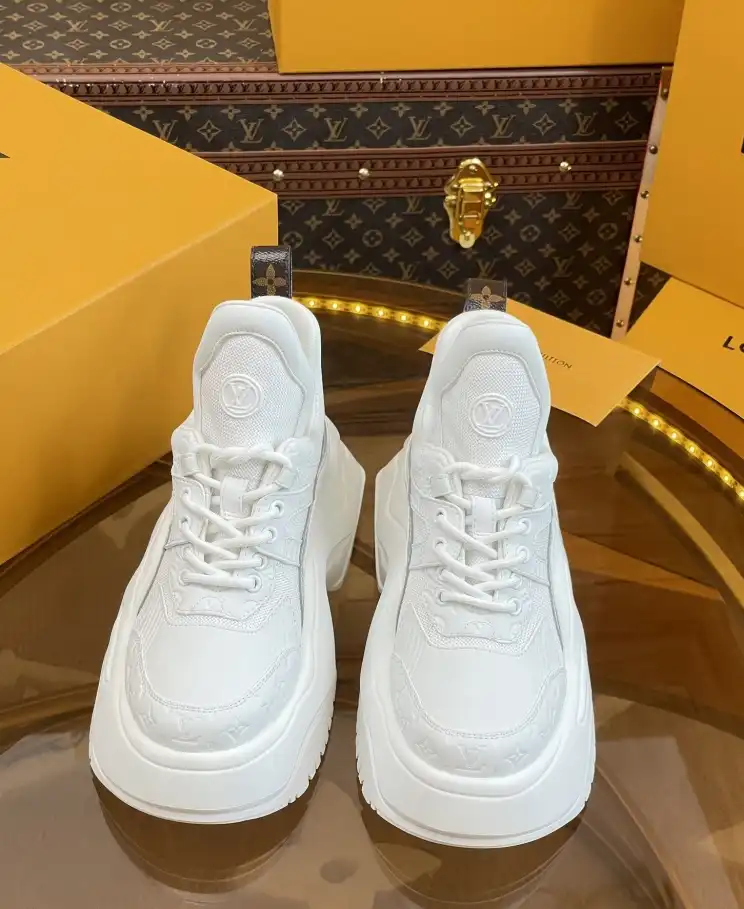 hype Louis Vuitton Sneakers