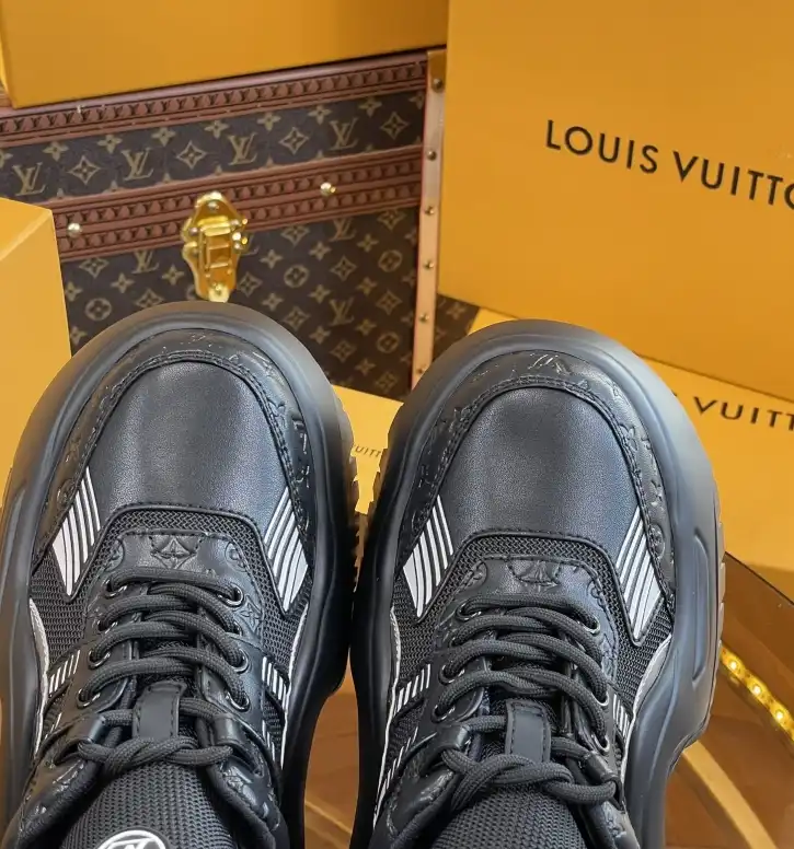 hype Louis Vuitton Sneakers