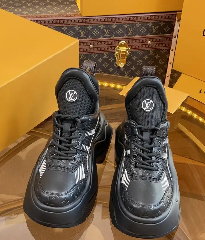 hype Louis Vuitton Sneakers