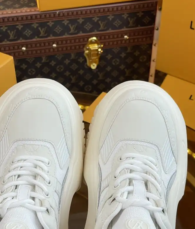 hype Louis Vuitton Sneakers