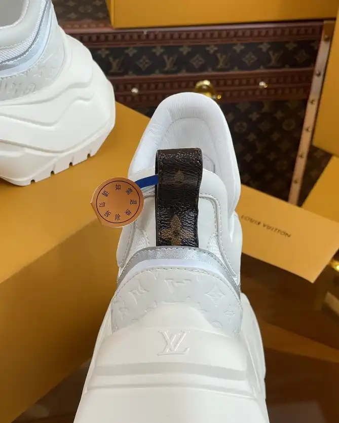 hype Louis Vuitton Sneakers