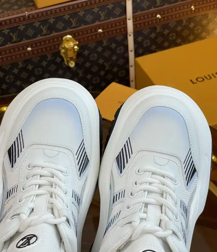 hype Louis Vuitton Sneakers