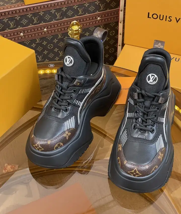 hype Louis Vuitton Sneakers