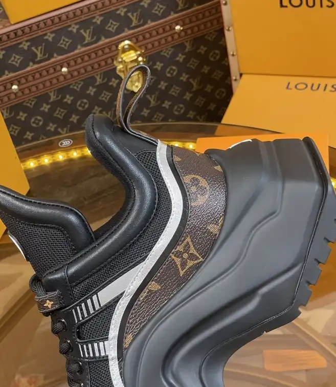 hype Louis Vuitton Sneakers