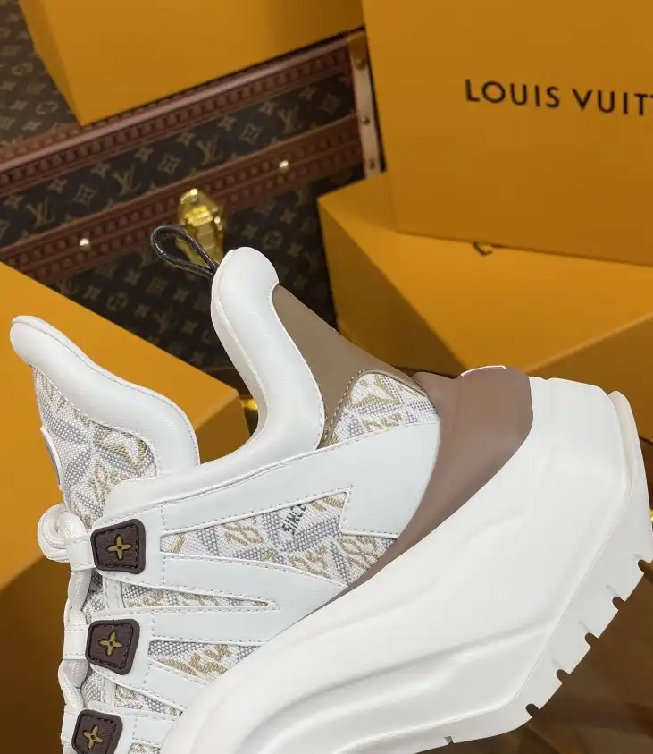 hype Louis Vuitton Sneakers