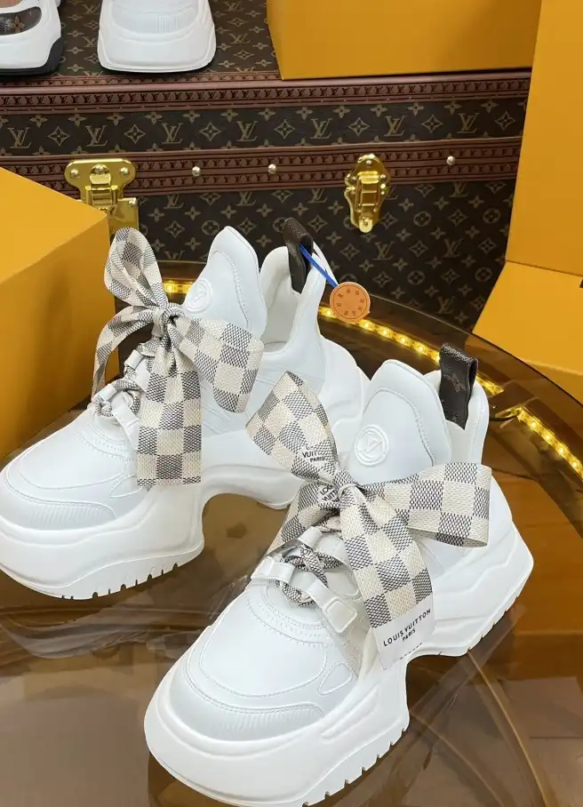 hype Louis Vuitton Sneakers