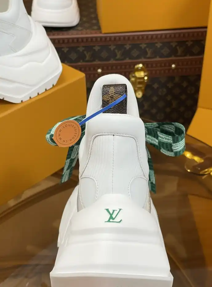 hype Louis Vuitton Sneakers