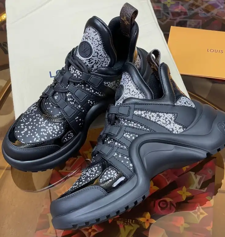 hype Louis Vuitton Sneakers