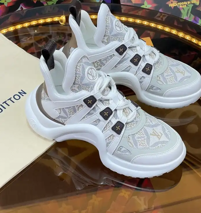 hype Louis Vuitton Sneakers