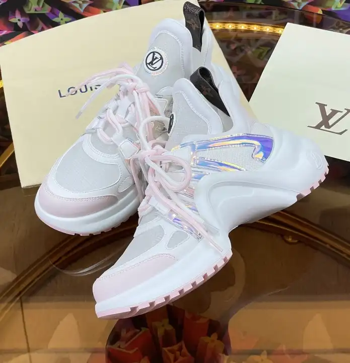 hype Louis Vuitton Sneakers