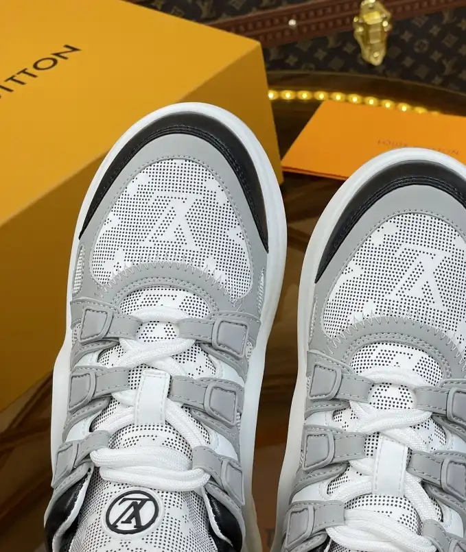 hype Louis Vuitton Sneakers