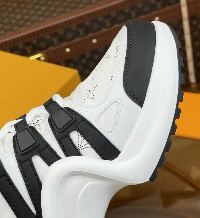 hype Louis Vuitton Sneakers