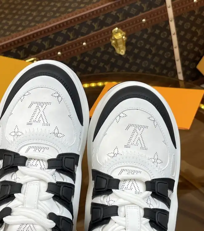 hype Louis Vuitton Sneakers