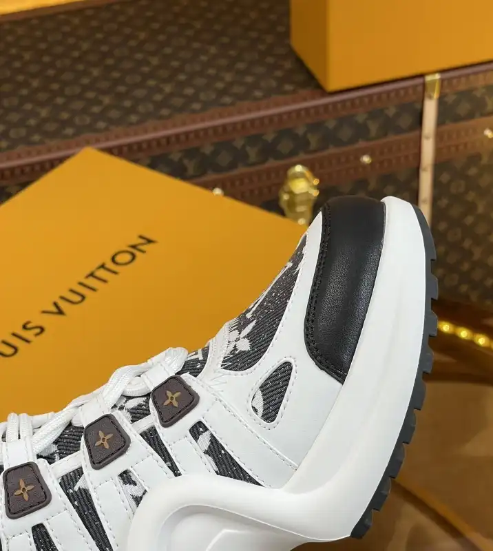 hype Louis Vuitton Sneakers