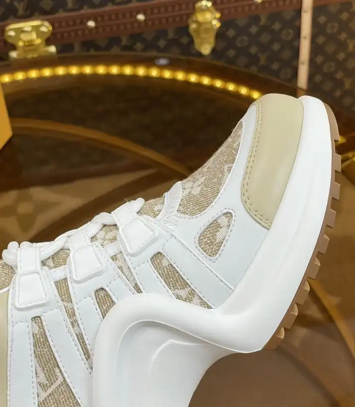 hype Louis Vuitton Sneakers