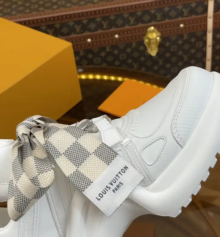 hype Louis Vuitton Sneakers