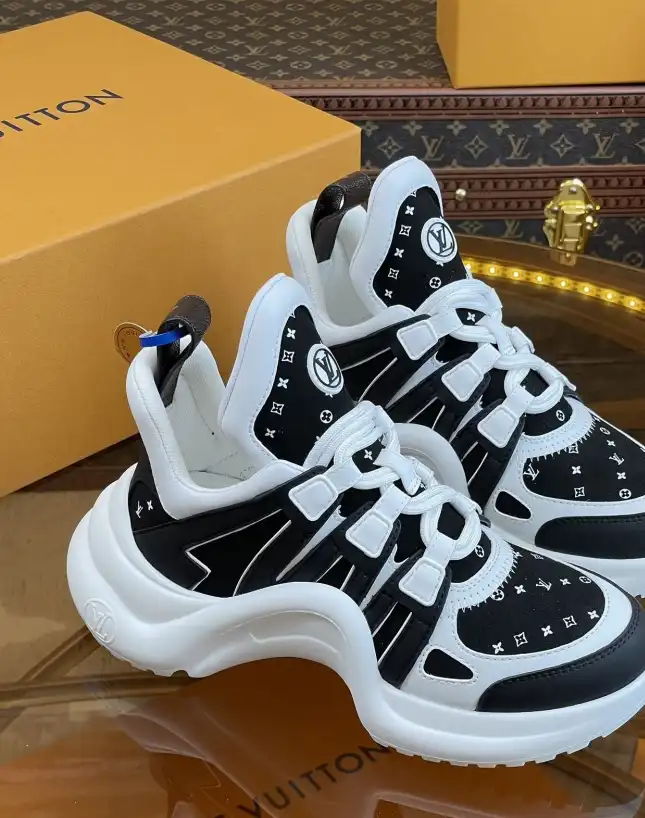 hype Louis Vuitton Sneakers