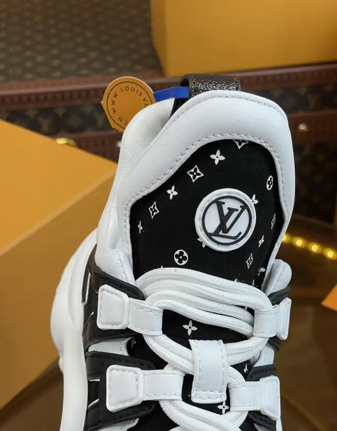 hype Louis Vuitton Sneakers