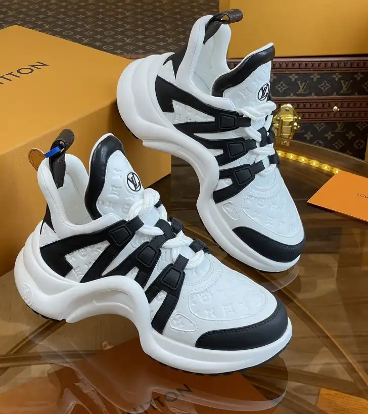 hype Louis Vuitton Sneakers