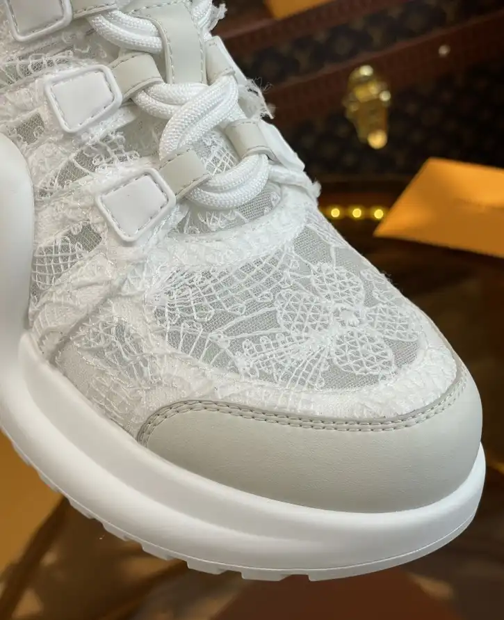 hype Louis Vuitton Sneakers