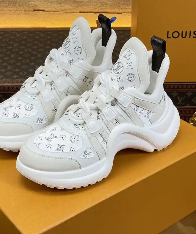 hype Louis Vuitton Sneakers