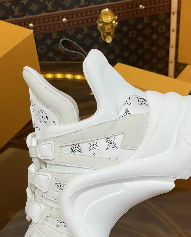 hype Louis Vuitton Sneakers