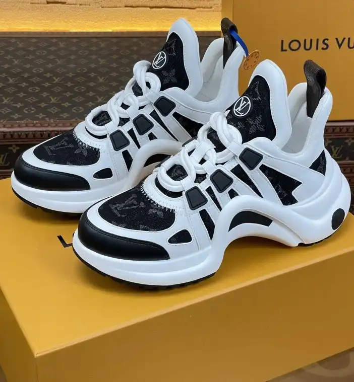 hype Louis Vuitton Sneakers