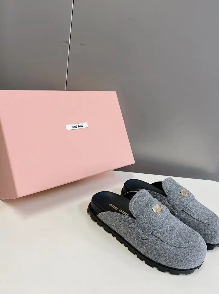 hype Miu Miu Slippers