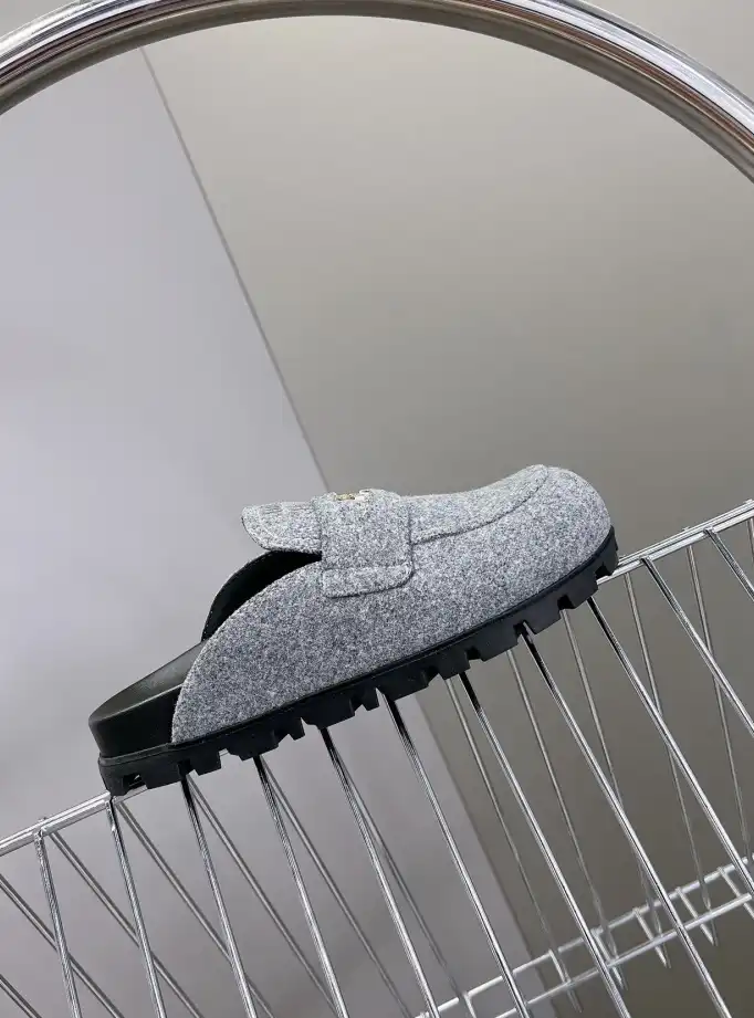 hype Miu Miu Slippers