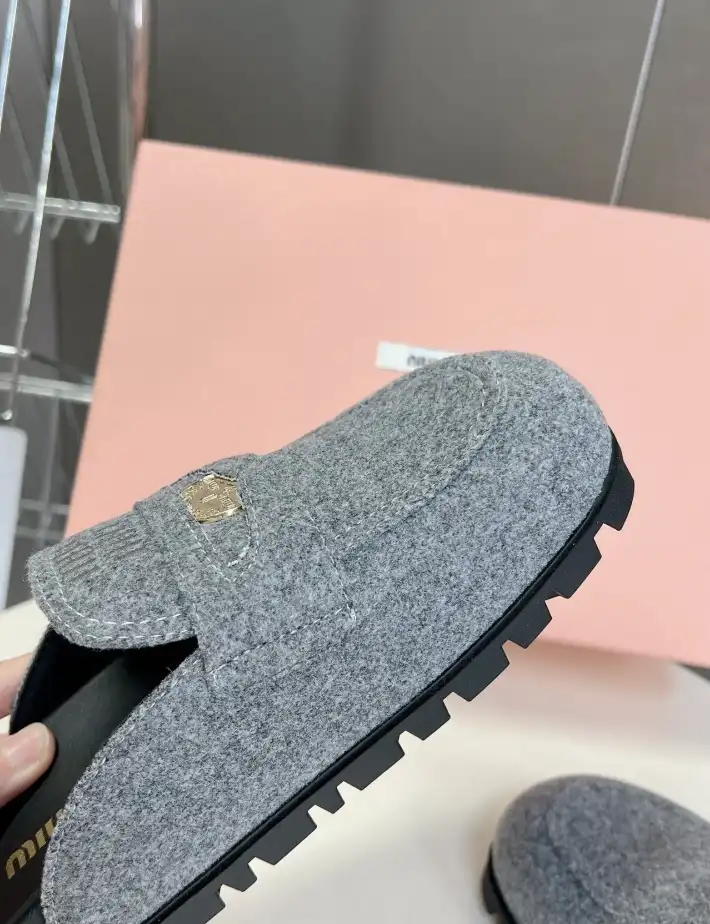 hype Miu Miu Slippers