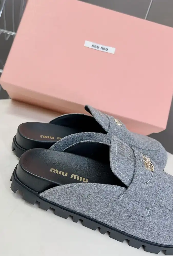 hype Miu Miu Slippers