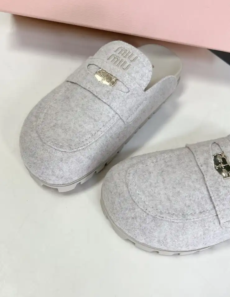 hype Miu Miu Slippers