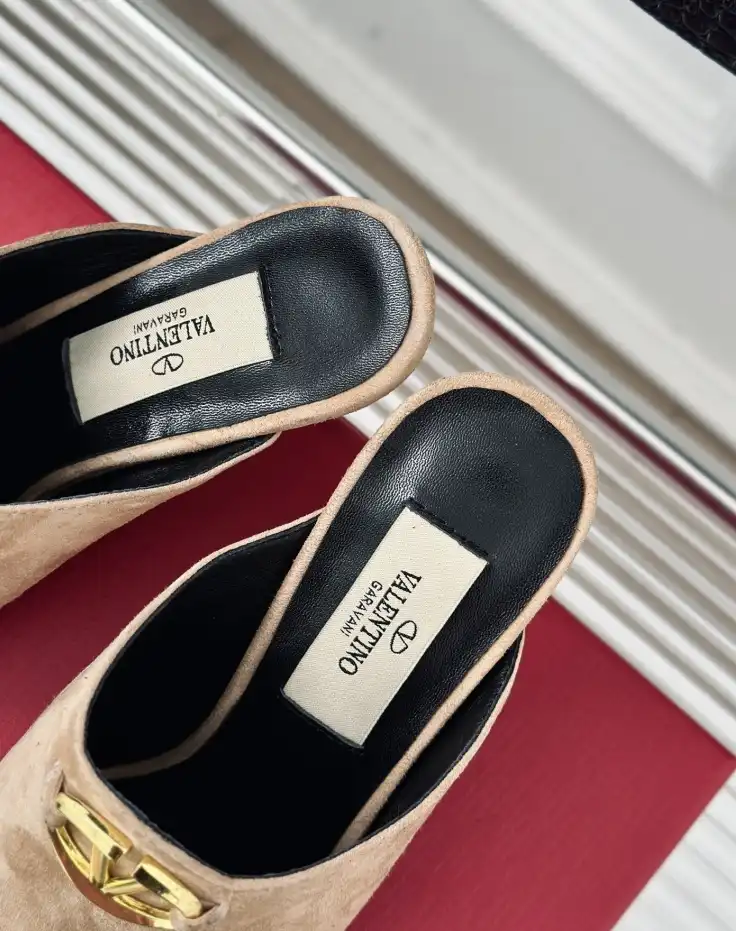 hype Valentino High Heels