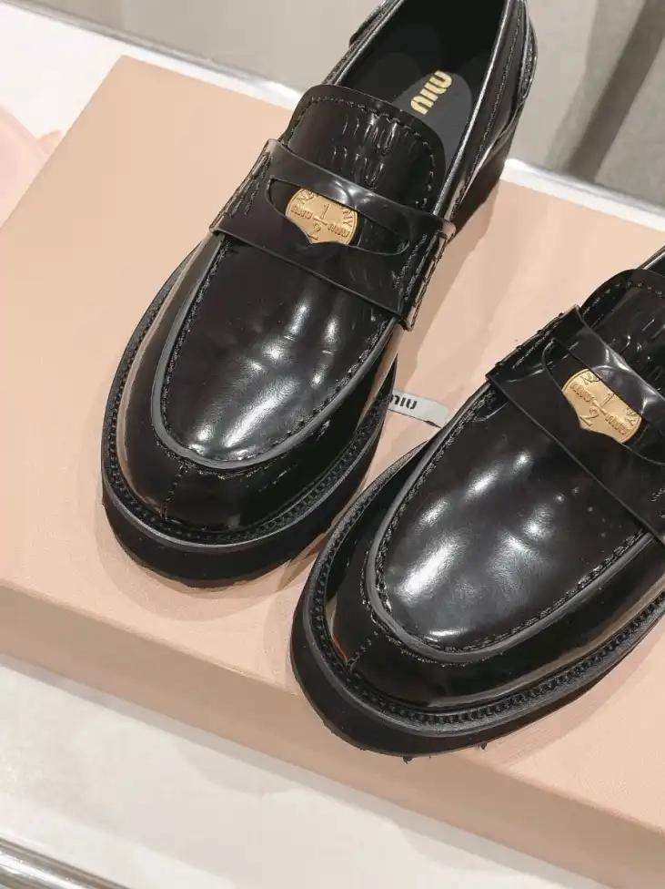 hype Miu Miu Leather Shoes