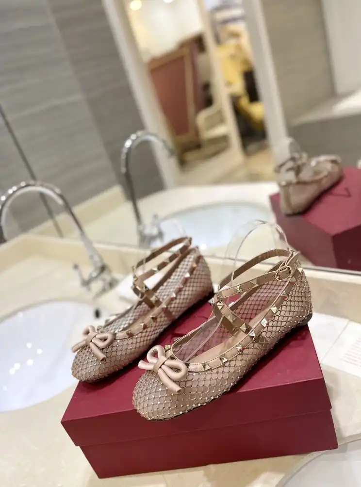 hype Valentino flat shoes