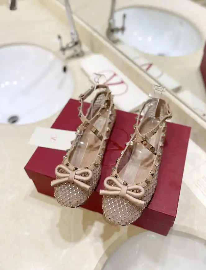 hype Valentino flat shoes