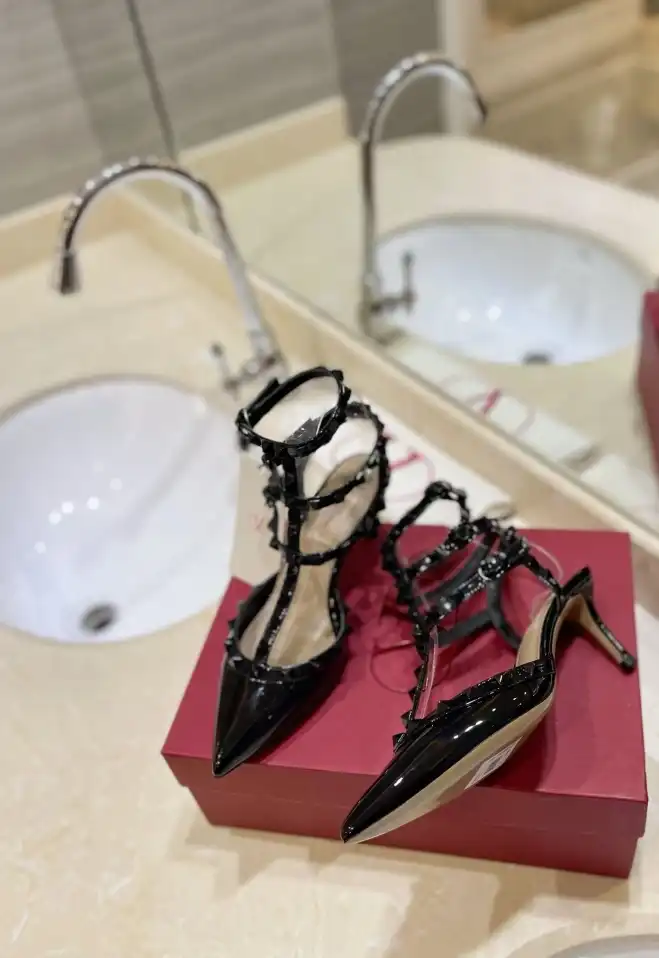 hype Valentino High Heels