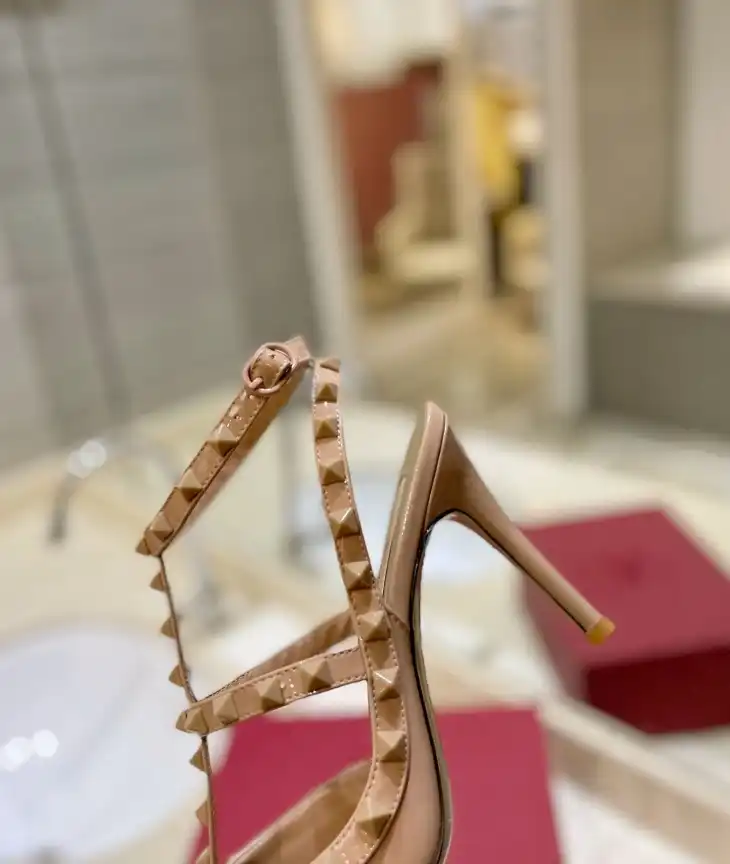 hype Valentino High Heels