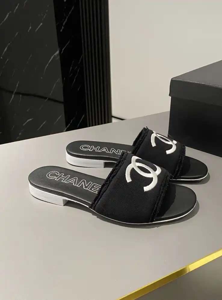 hype Chanel Slippers