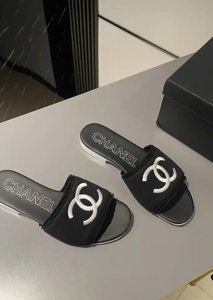 hype Chanel Slippers